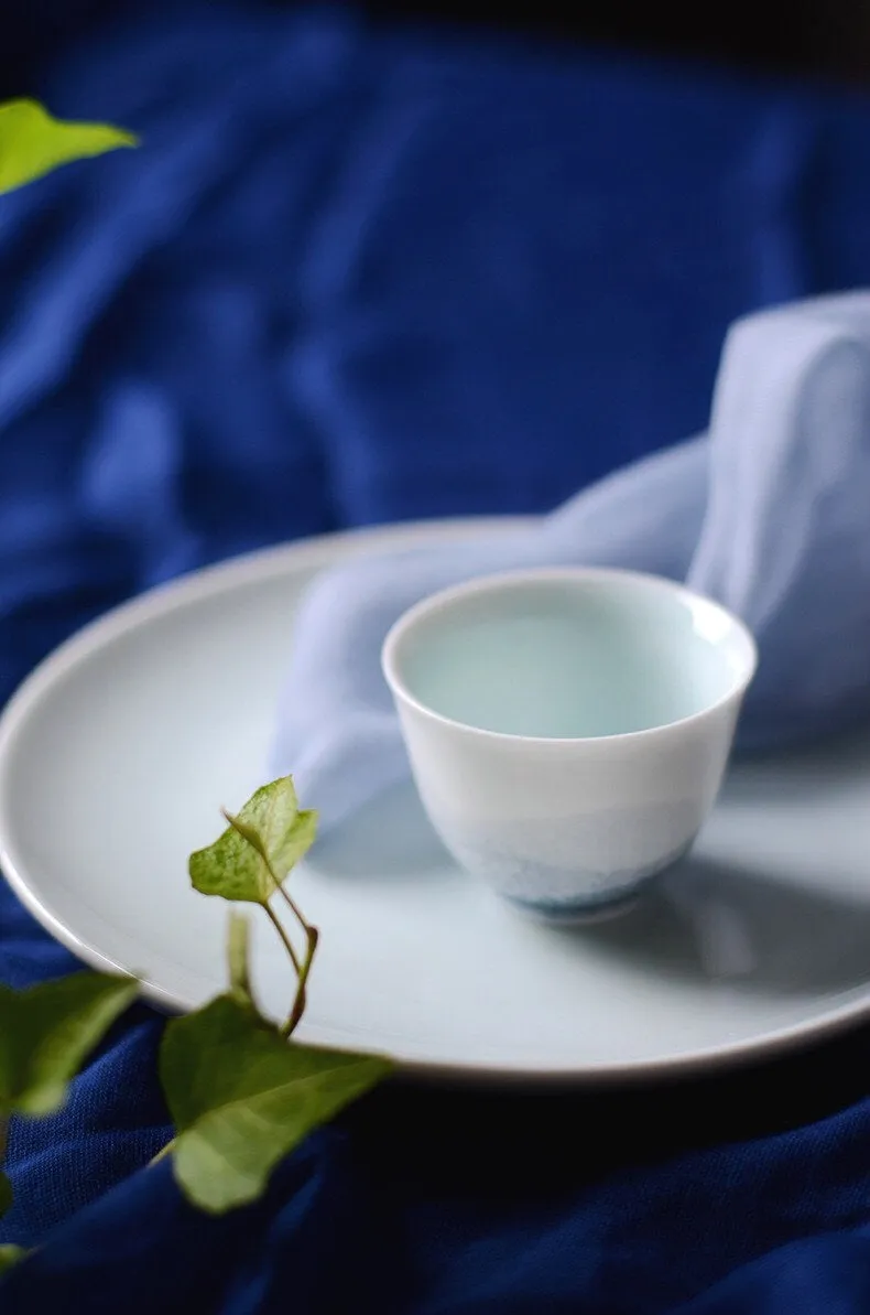 Gohobi Hand-painted Blue Mountain Tea Cup